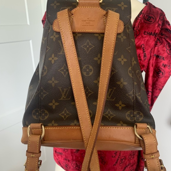 DISCONTINUED Louis Vuitton Montsouris backpack in brown monogram canvas. - Picture 11 of 16